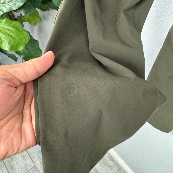 Lululemon On the Fly 7/8 Pant Woven Dark Olive Size 2 - Picture 8 of 8
